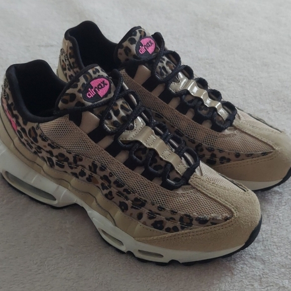 Co-Hosting 9/24/24 - Picture 5 of 11